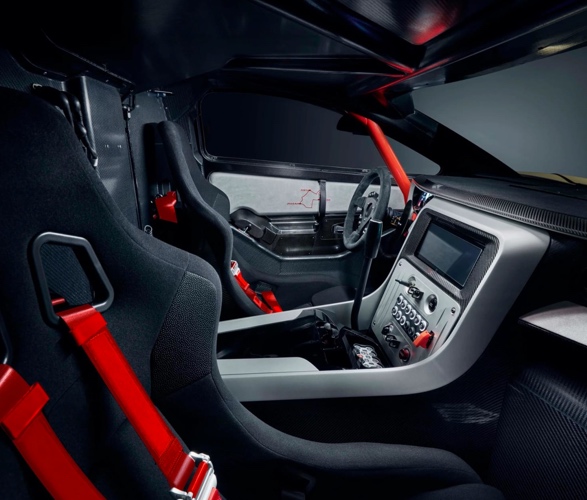 prodrive-hunter-adventure-vehicle-7.jpg