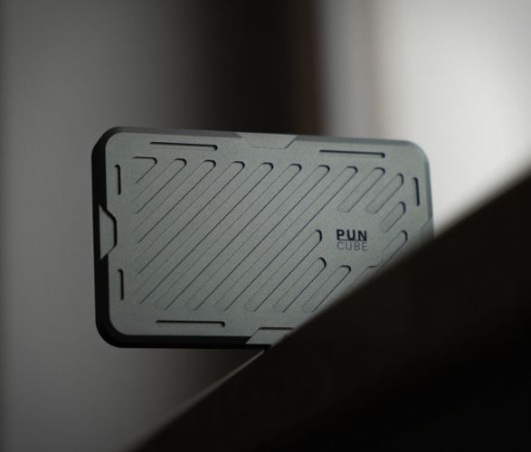 pun-cube-magsafe-wallet-7.jpg