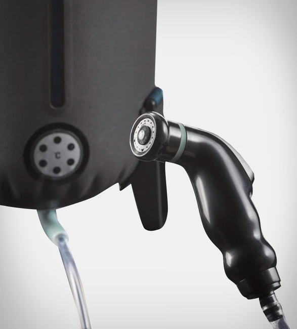 quechua-pressure-solar-camping-shower-3.jpg | Image