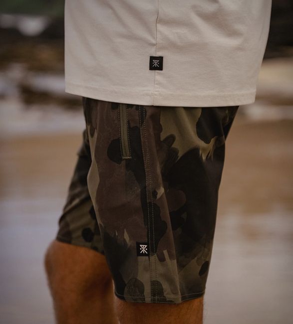 roark-venture-hybrid-trunk-2.jpg | Image