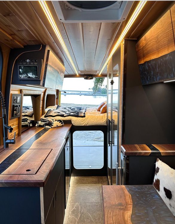 rogue-rc-1-campervan-9.jpg