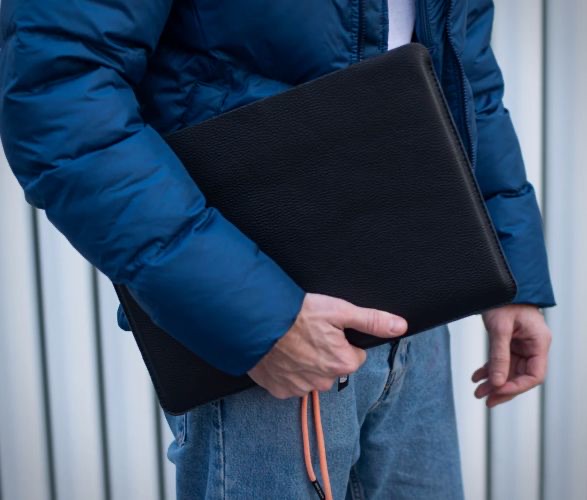 ryan-london-macbook-leather-case-6.jpeg