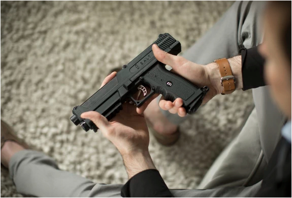 salt-self-defense-gun-3.jpg | Image