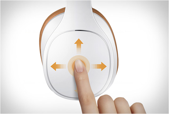 samsung-level-over-headphones-4.jpg | Image