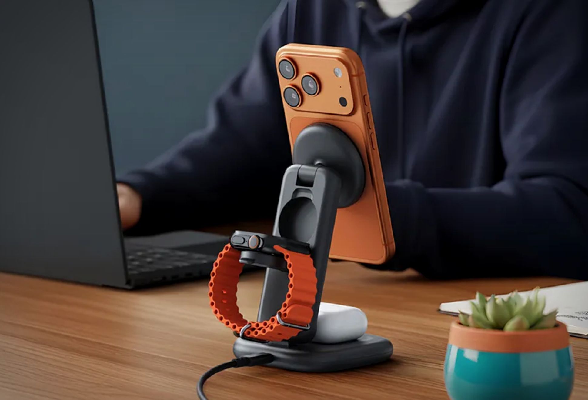 Satechi 3-in-1 Charging Stand - Image