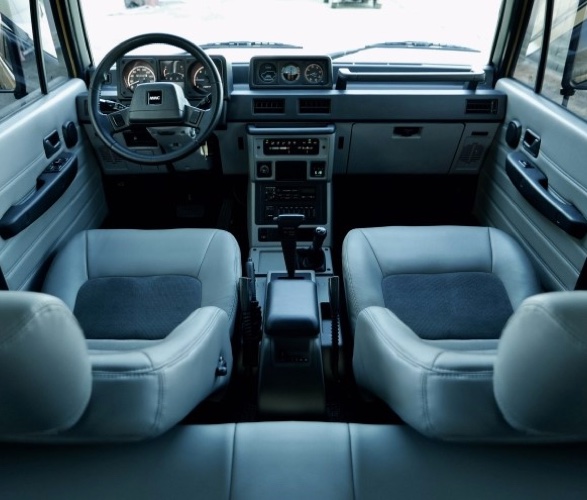 savant-factory-pajero-14.jpg