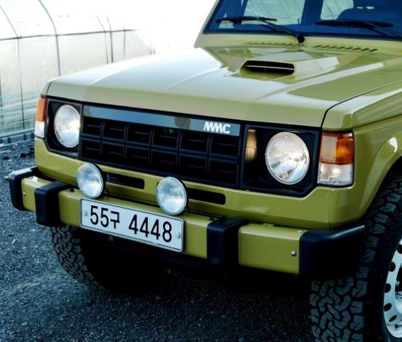 savant-factory-pajero-6.jpg