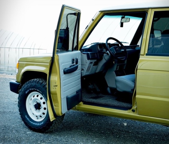 savant-factory-pajero-9.jpg