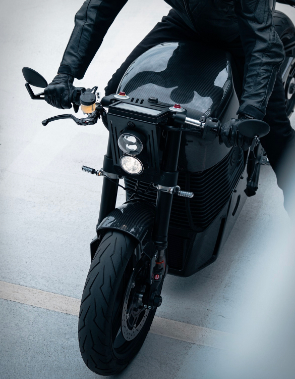 savic-c-series-motorcycle-12.jpeg