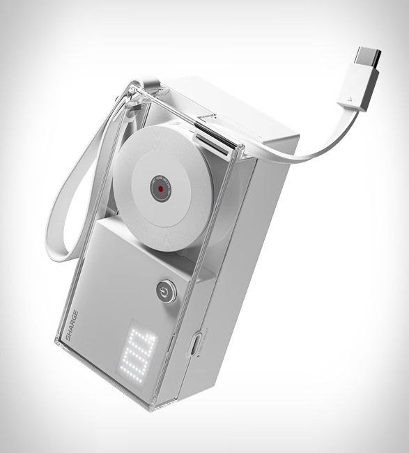 sharge-retractable-3-in-1-power-bank-2.jpg | Image