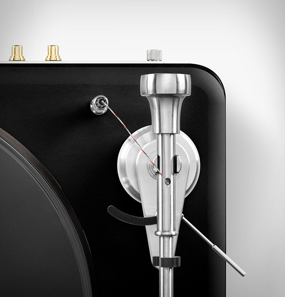 shinola-runwell-turntable-4.jpg | Image