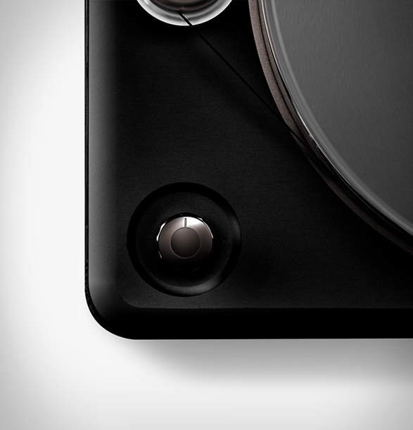 shinola-runwell-turntable-5.jpg | Image