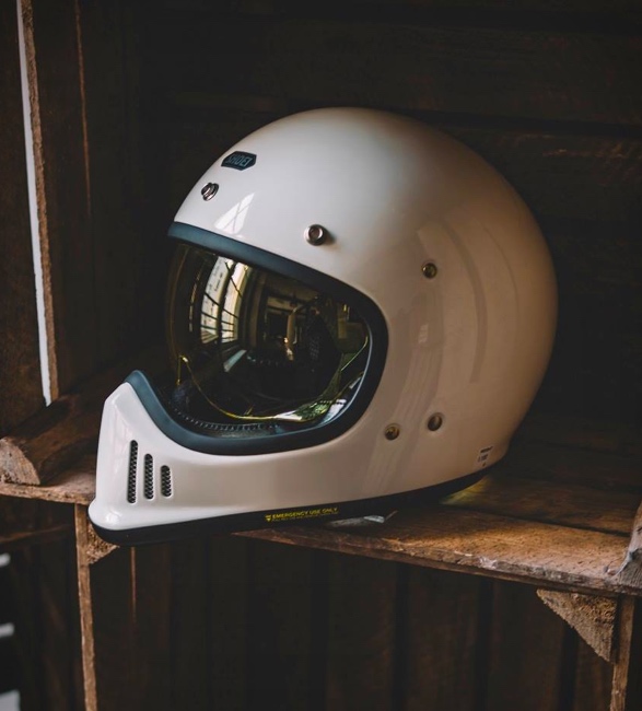shoei-ex-zero-helmet-6.jpg