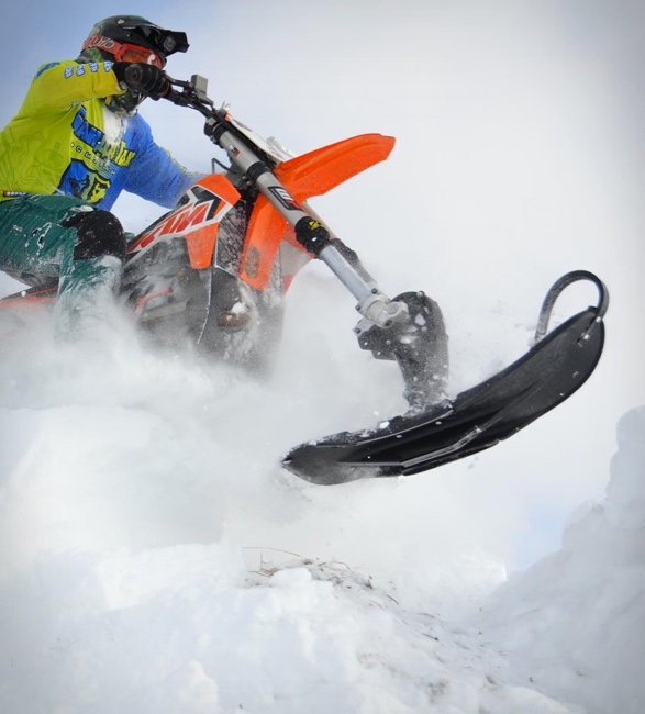 snowrider-dirt-bike-snow-kit-6.jpg