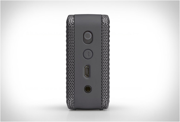 soundfreaq-pocket-kick-5.jpg | Image