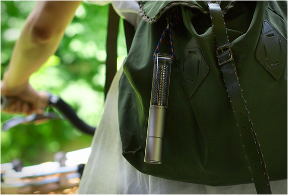 sphelar-solar-flashlight-6.jpg
