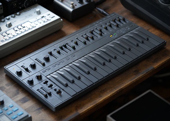 superlative-sb01-analogue-synthesizer-10.jpg