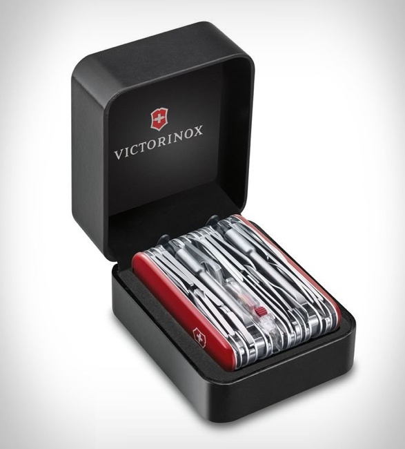 swiss-army-xxl-multi-tool-6.jpg