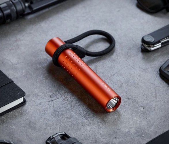 tactica-f100-flashlight-power-bank-2.jpg | Image
