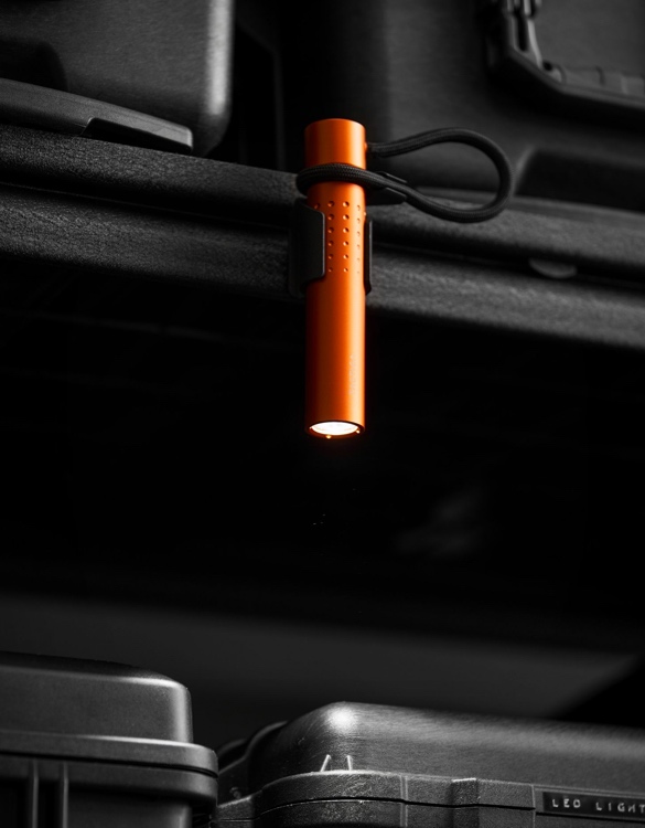 tactica-f100-flashlight-power-bank-3.jpg | Image