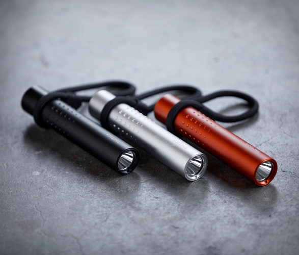 tactica-f100-flashlight-power-bank-6.jpg