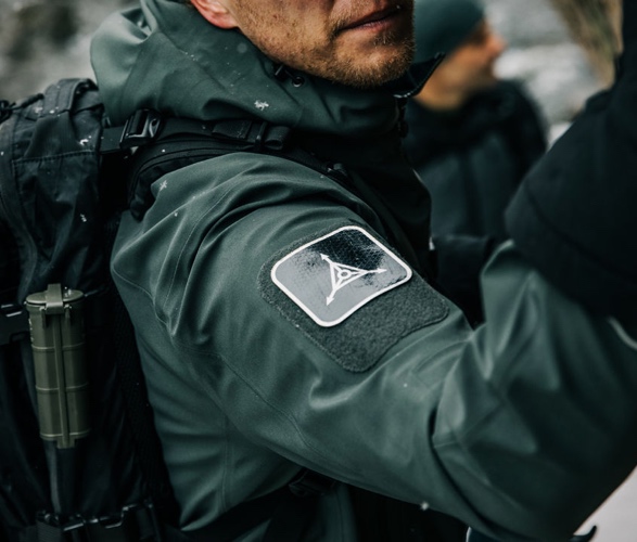 tad-raptor-hoodie-se-stealth-mode-2.jpg | Image