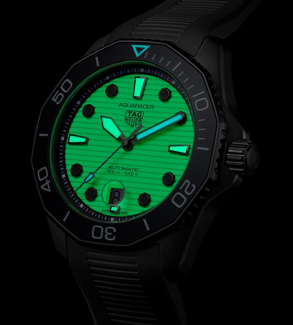 tag-heuer-aquaracer-night-diver-3.jpg | Image