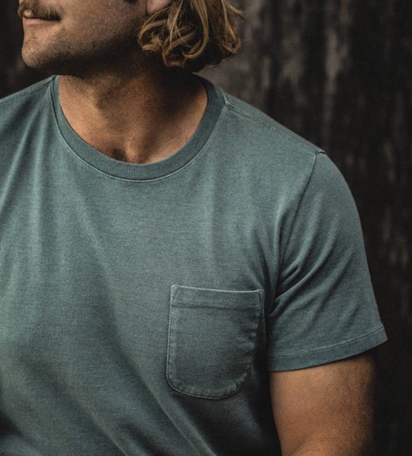 taylor-stitch-heavy-bag-tshirt-3.jpg | Image