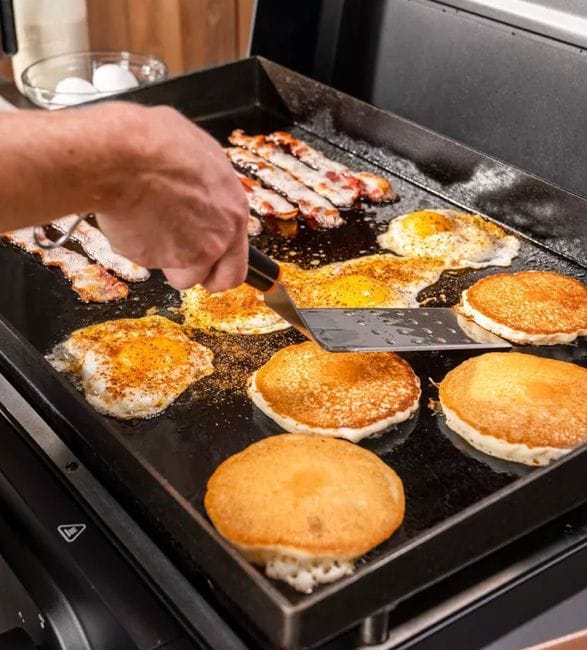 traeger-irontop-2-burner-grill-7.jpg | Image