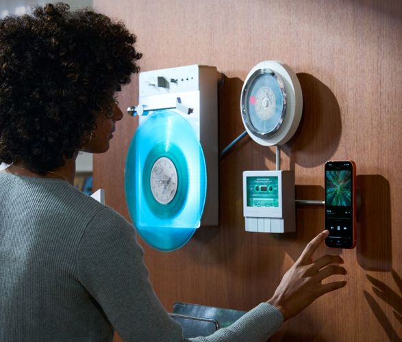 trettitre-retro-music-system-12.jpg | Image