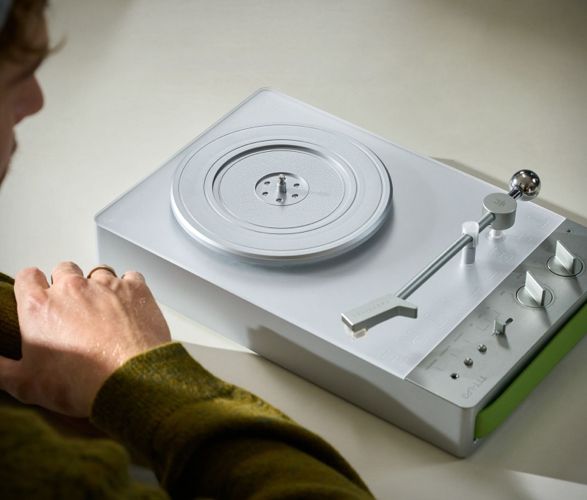 trettitre-retro-music-system-2.jpg | Image