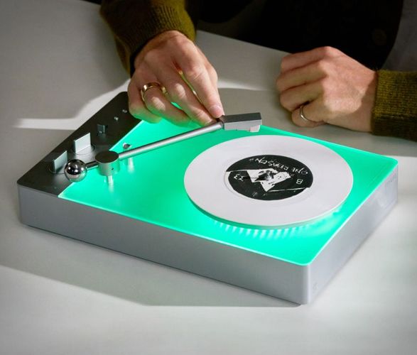 trettitre-retro-music-system-4.jpg | Image