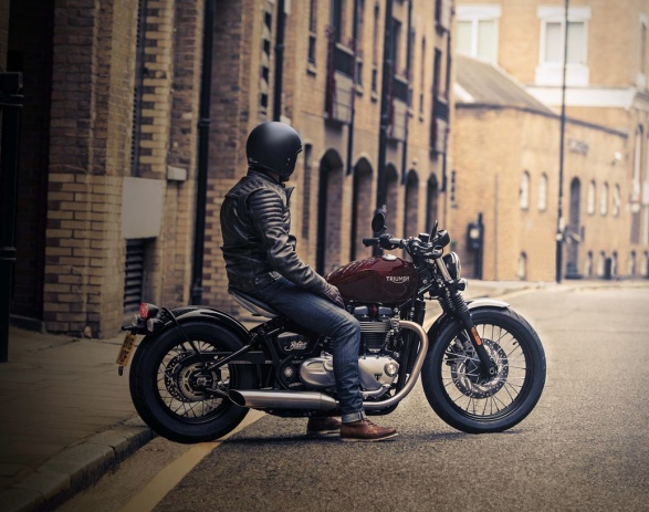 triumph-bonneville-bobber-12.jpg