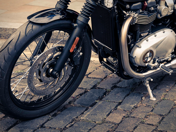 triumph-bonneville-bobber-9.jpg