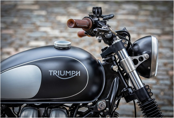 triumph-bonneville-down-out-6.jpg