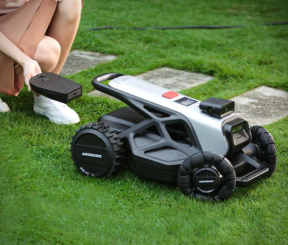 tron-ai-vision-robotic-mower-7.jpeg