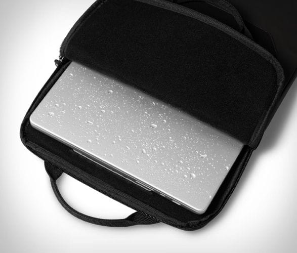 uag-dryout-ultimate-laptop-sleeve-3.jpg | Image