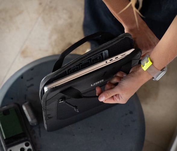 uag-dryout-ultimate-laptop-sleeve-6.jpg | Image