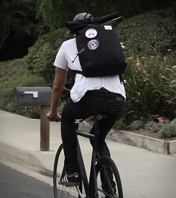 unsettle-commuter-roll-top-5.jpg | Image