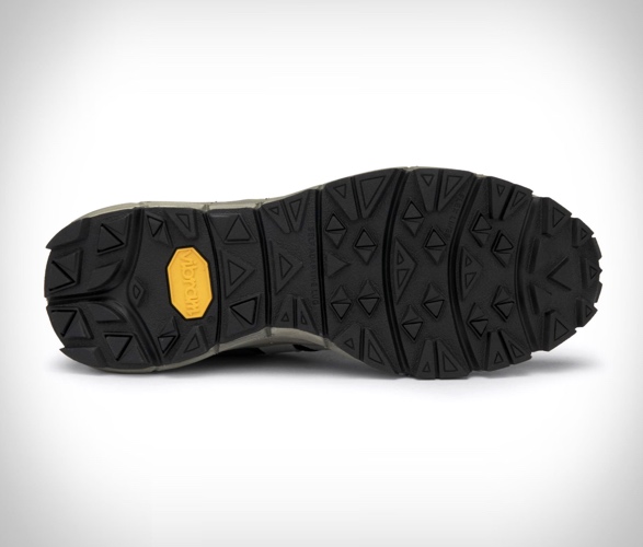 veja-dekkan-alveomesh-trail-sneakers-4a.jpg | Image