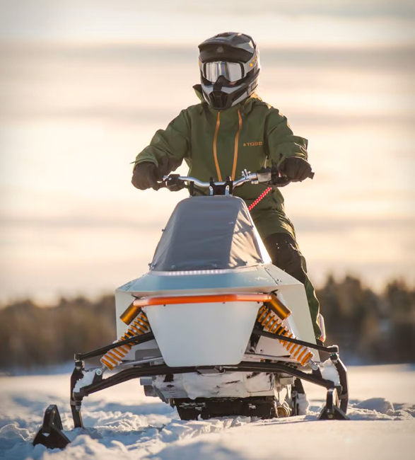 vidde-alfa-snowmobile-6.jpeg