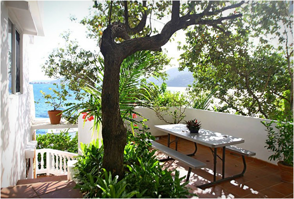 villa-on-dunbar-rock-8.jpg