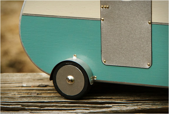 vintage-camper-birdhouse-4.jpg | Image