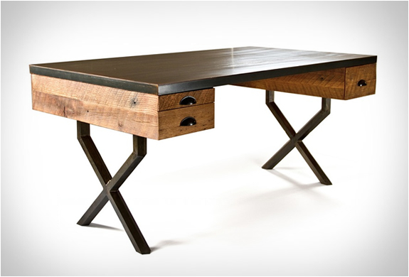 walter-desk-olga-guanabara-3.jpg | Image
