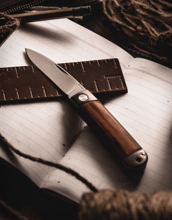 wesn-henry-titanium-pocket-knife-3.jpg | Image