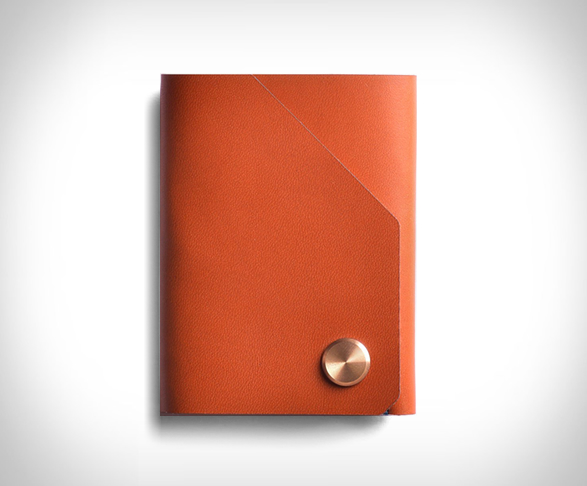 wingback-cash-wallet-2.jpg | Image