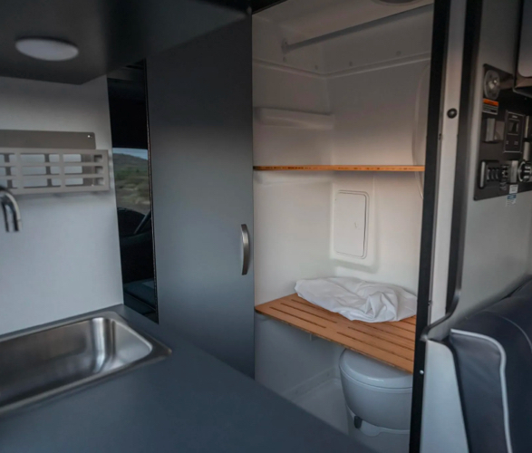 winnebago-revel-camper-17.jpeg