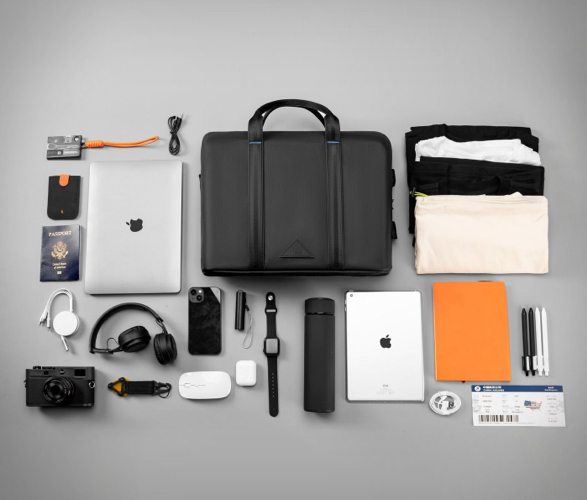 Mobile briefcase outlet