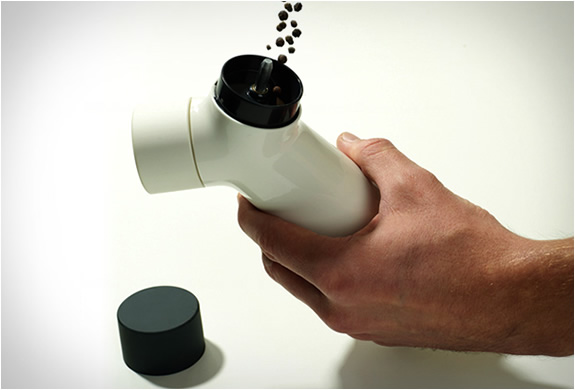 y-grinder-joseph-joseph-2.jpg | Image