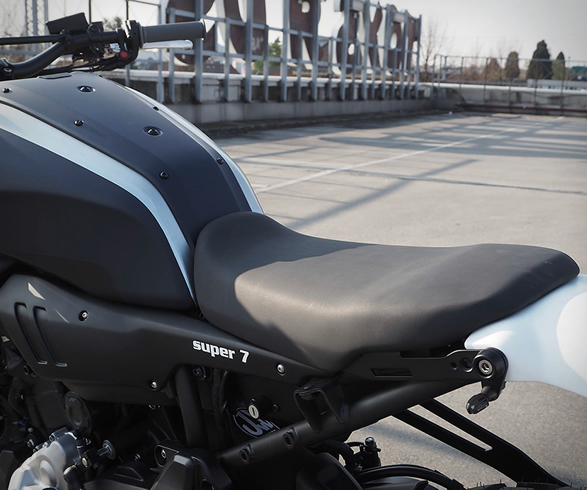 Xsr 700 super 7 hotsell